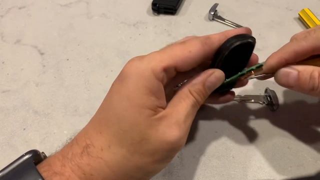 How to Change a Jeep Grand Cherokee WK2 Key Case смотреть онлайн