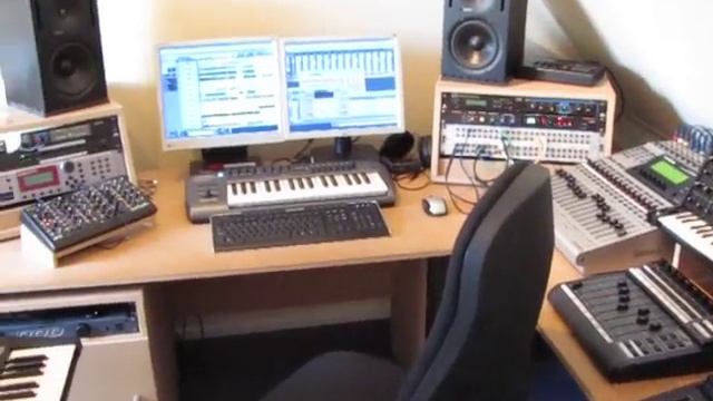 My Studio, June 2010 смотреть онлайн