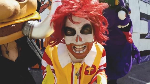 Mac Sabbath "Pair-a-Buns" (Official Video) смотреть онлайн