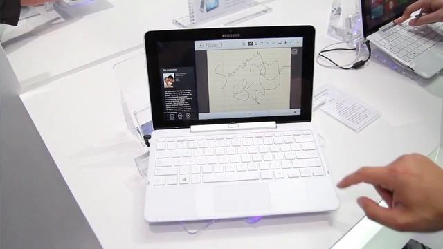 New Samsung Hybrid Tablet Notebook ATIV Smart PC with Windows 8 ! смотреть онлайн