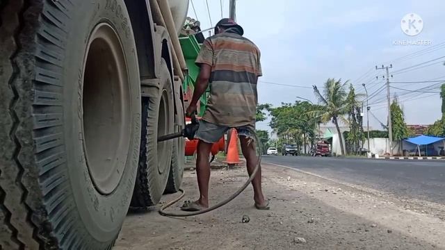 Tutorial Cara mengganti Ban Truck !!! yang belum Tau Wajib Nonton 😱 #janti #samudra #sbs #ypr смотреть онлайн