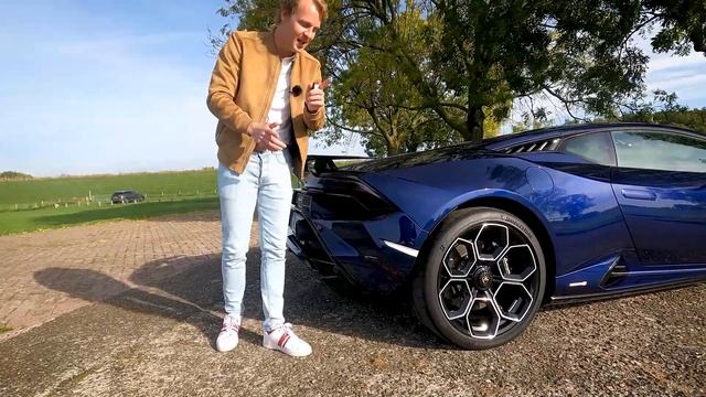 Lamborghini Huracán Tecnica (2023) Review - Een 'daily driver' met 640 pk - AutoRAI TV смотреть онлайн