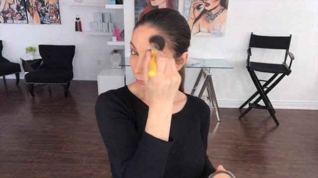 Timeless Red Lip Holiday Look смотреть онлайн