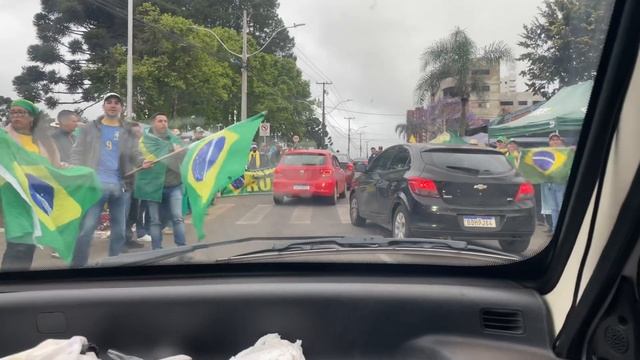 MANIFESTAÇÕES EM FRENTE AO QUARTEL 26º GAC PROL DE BOLSONARO GUARAPUAVA-PR смотреть онлайн