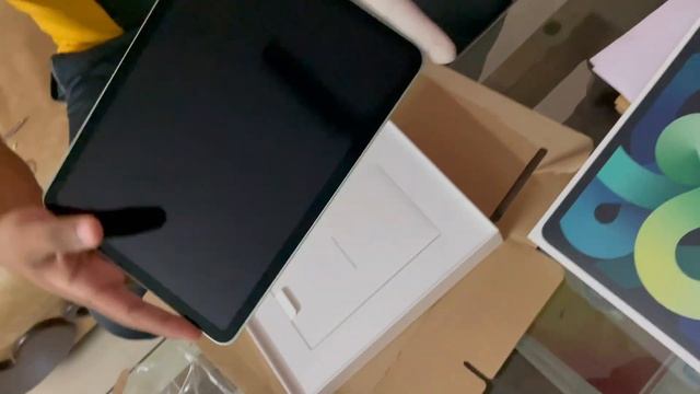 APPLE IPAD AIR 4 + FREE AIRPODS UNBOXING #apple #ipadair #airpods #free смотреть онлайн