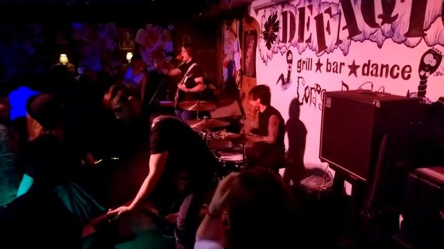 Garage Band - Seven Nation Army (White Stripes Cover) смотреть онлайн