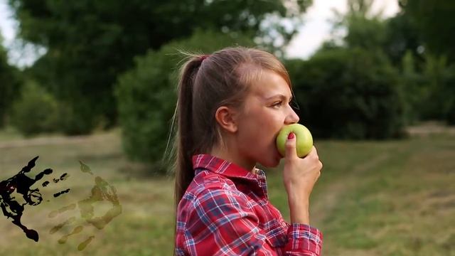 Girl eats an apple смотреть онлайн