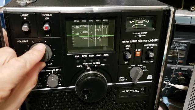 SONY ICF-5800 & 2001D_9765kHz RNZI_19:23 JST_12122019 смотреть онлайн