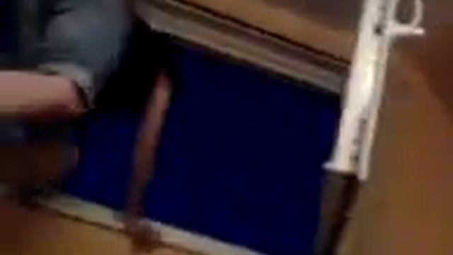 Climbing Out Thee Window! XD смотреть онлайн
