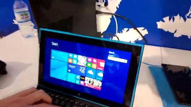 Demo of the Windows Connected Experience - Nokia World смотреть онлайн