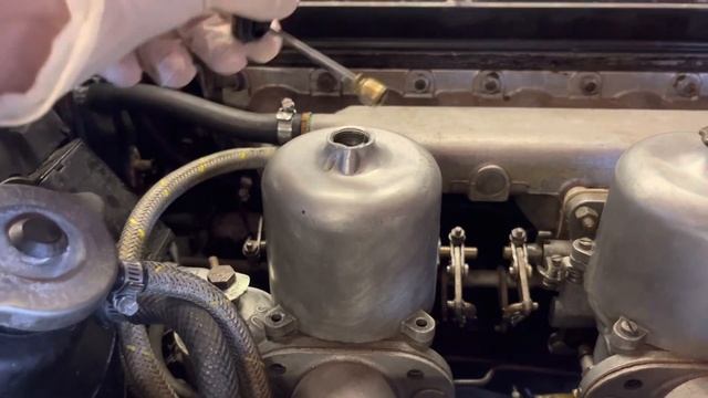 Jaguar E-Type - starting and compression issues on my 1968 survivor car смотреть онлайн