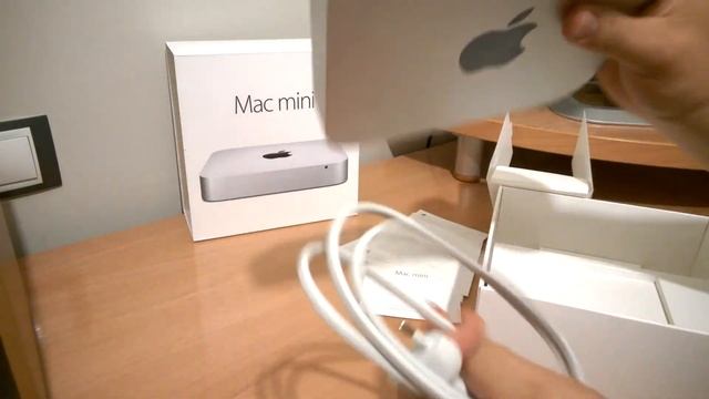 Mac mini (finales de 2014) OS X Yosemite 10.10 смотреть онлайн