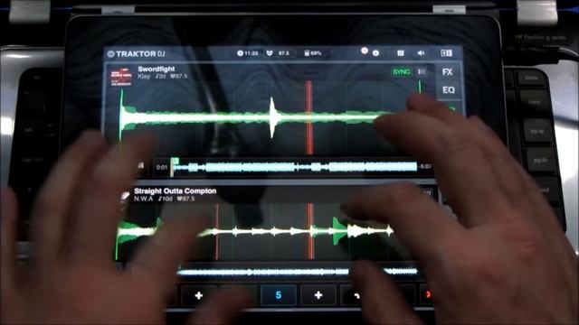 Dodgy C Playing With Traktor Dj On The iPad смотреть онлайн