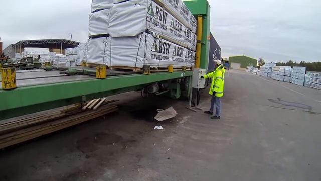 Загрузка контейнера и полуприцепа еврофур смотреть онлайн