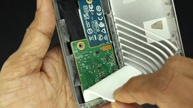 WD My Passport Portable SSD - Disassembly/Extracting NVMe Drive смотреть онлайн