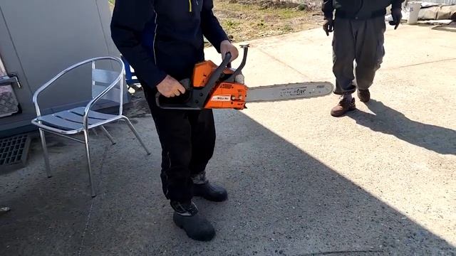 오레오맥 엔진톱 시동과 사용설명 (How to start the engine chain saw Oleo Mac 941) смотреть онлайн