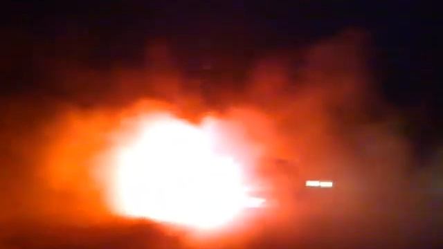 Burnout Red Smoke Holden Jackaroo, Isuzu Bighorn, Trooper смотреть онлайн
