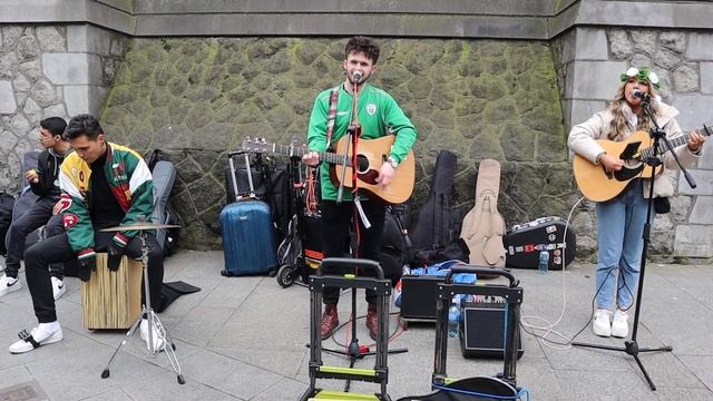 Fleetwood Mac (Dreams) with Jacob Koopman, Kylabelle and Sam Clifford... смотреть онлайн