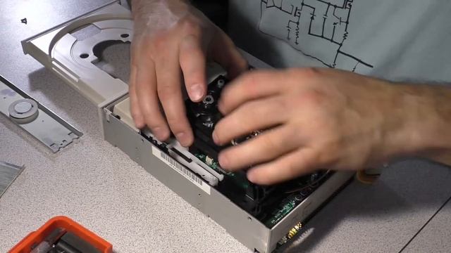 Here's Why My Apple CD300e External SCSI CD-ROM Drive DOES NOT WORK! смотреть онлайн