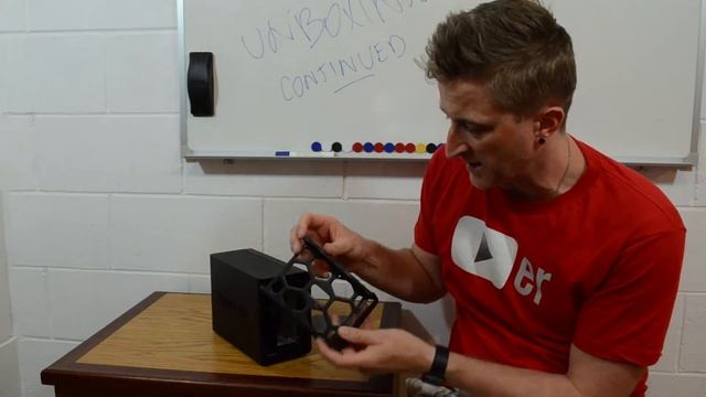 Unboxing of the Synology Diskstation DS216+II - 2 Disk NAS смотреть онлайн