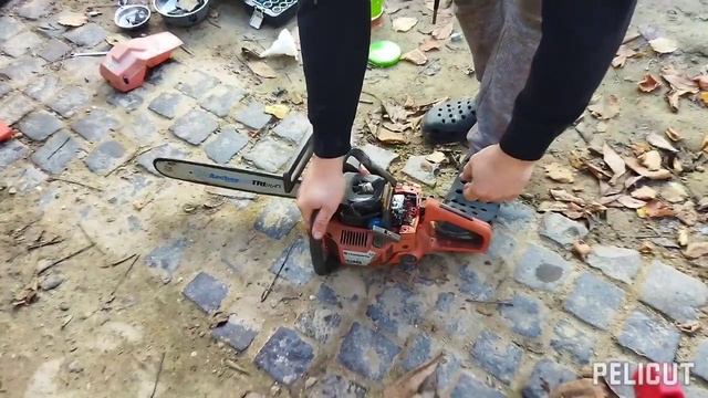 Husqvarna 136 mám prvý servis od kamaráta 💪💪☺️ смотреть онлайн