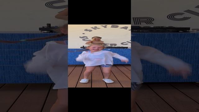 Танцы у бассейна на крыше в отеле в Тайланде! Было круто и жарко!!!