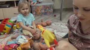 ВЛОГ Алиса заболела ♡ Разбираем игрушки ♡ Приветы для подписчиков