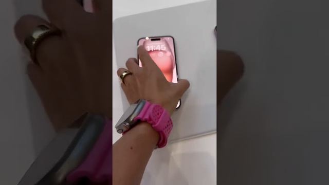 Розовый Apple//IPhone 15 Pro/Aйфон 15 Pro(barbie) смотреть онлайн