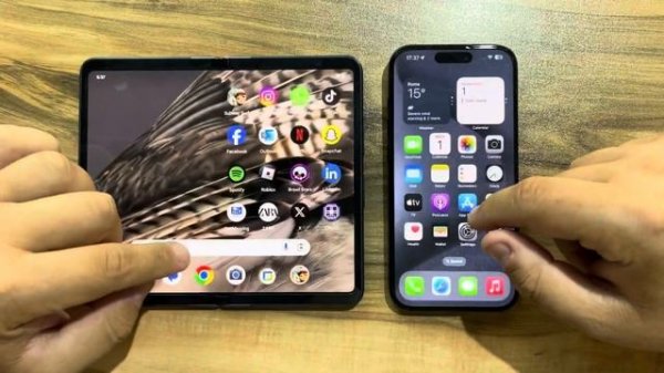 Google Pixel Fold vs iPhone 15 Pro