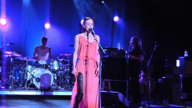 Fiona Apple - Paper Bag @ The Greek Theatre Los Angeles 09-14-2012 (1080p) смотреть онлайн