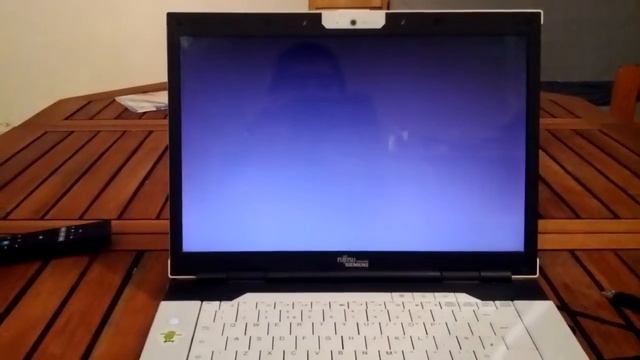 Ubuntu 12.10 booting on SanDisk SSD смотреть онлайн