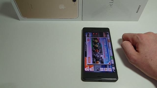 iPhone 7 Plus vs Xperia X Performance Speed Test смотреть онлайн