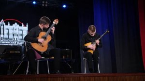 Кулаков Артур, гитара. Быков Ярослав, балалайка. Владивосток, 2024.
