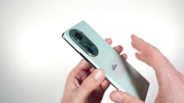 Распакуем глобальный OPPO Reno 11 5G | Середняк с отличной камерой?