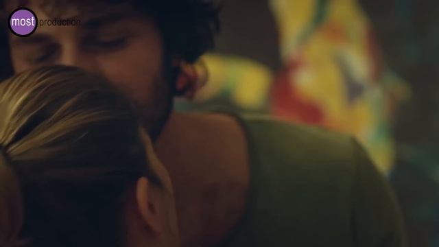 Hayat Şarkısı - Hülya Ve Kerim Yatak Odası Sahnesi (SANSÜRSÜZ)