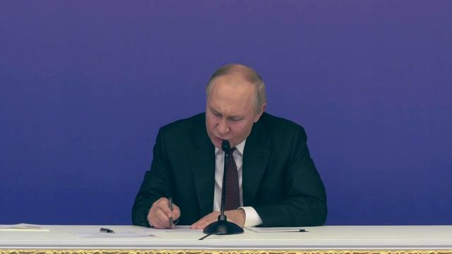 Путину показали спортивные объекты, открытые в регионах в 2024 году. смотреть онлайн