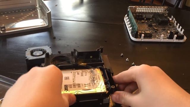 Mac Mini G4 HDD Replacement смотреть онлайн