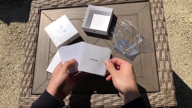 Новые AirPods 2 (2019) распаковка!!! New AirPods 2 (2019) Unboxing !!! смотреть онлайн