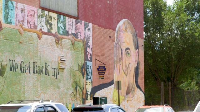 Pittsburgh 360: Mac Miller's Mural смотреть онлайн