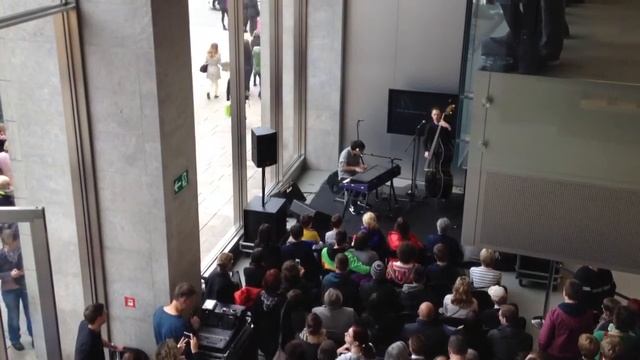 Please don't stop the Music - Jamie Cullum live @ Apple Store Jungfernstieg смотреть онлайн