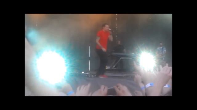 Linkin Park - Breaking the habit (Live at Red Square, Moscow 2011) смотреть онлайн