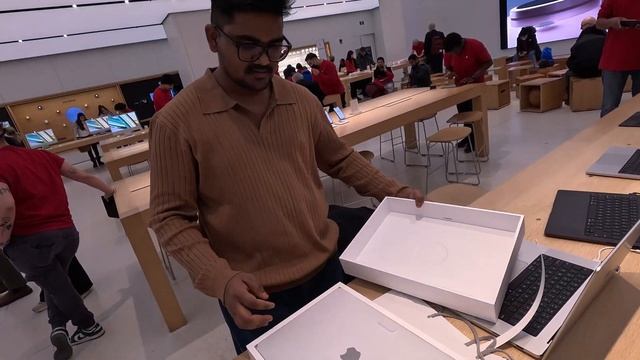 My New Apple Laptop смотреть онлайн