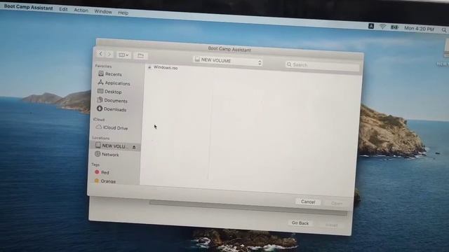 Installing Win10 in a MAC laptop using Boot Camp utillities смотреть онлайн