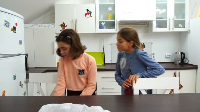 КТО РАЗДАВИЛ КИНДЕРЫ??!! смотреть онлайн