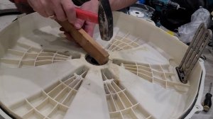 Замена подшипника на стиральной машинке LG.