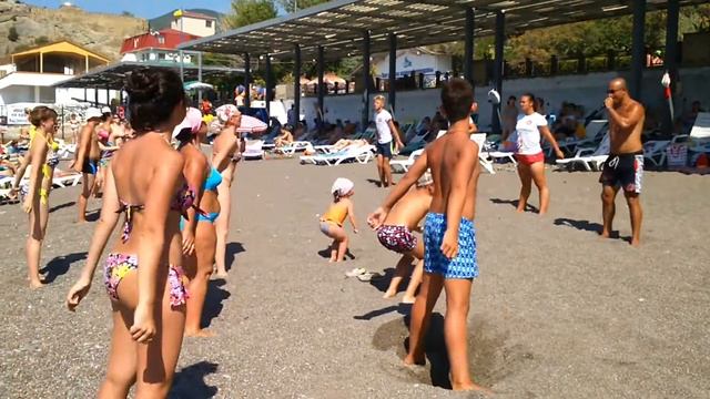 Не смотрите моя попа. Ну ладно смотрите ол инклюзив. Всё включено