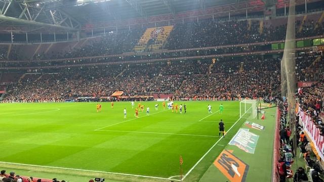 Galatasaray-Çaykur Rizespor | Bafetimbi Gomis kaçan penaltı ve taraftarın tepkisi | Nef Stadyumu смотреть онлайн