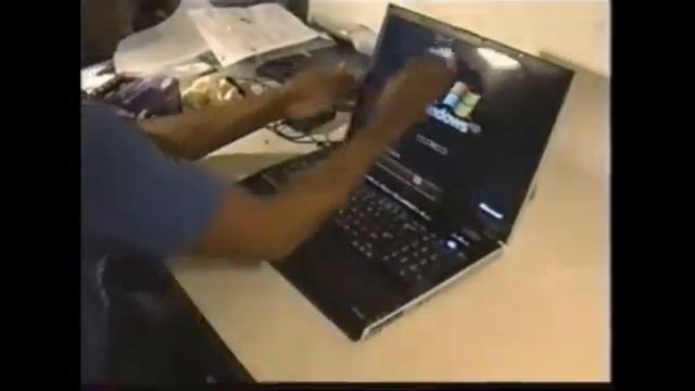 How to Install a LCD screen in a HP PAVILLION LAPTOP DV8000 part 5 смотреть онлайн