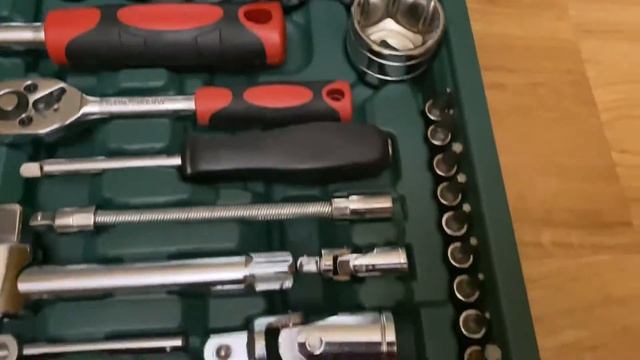 Набор инструментов Tools - 82 предмета. Обзор.