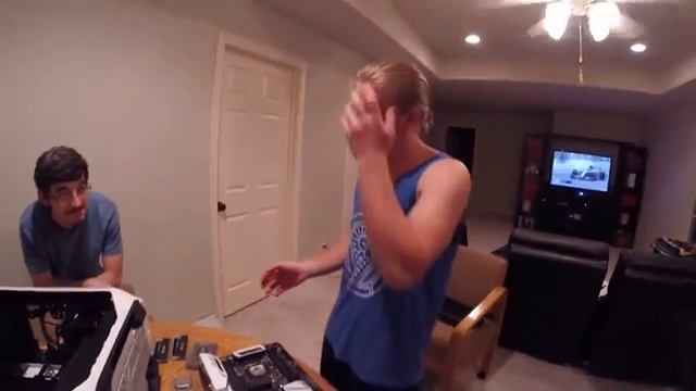 WE BUILT A COMPUTER смотреть онлайн